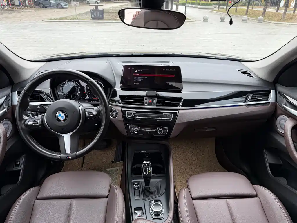 BMW BMW X1 2022 sDrive25Li Leading Edition 2022 - thumbnail 13