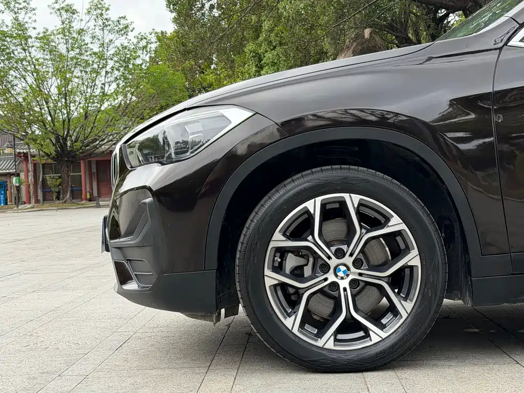 BMW BMW X1 2022 sDrive25Li Leading Edition 2022 - thumbnail 19
