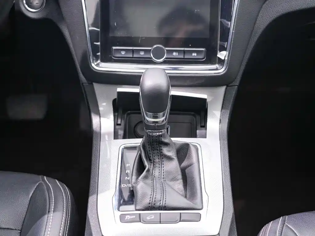 Roewe Roewe RX5 2020 20T Automatic 4G Connectivity Premium Edition 2020 - thumbnail 19