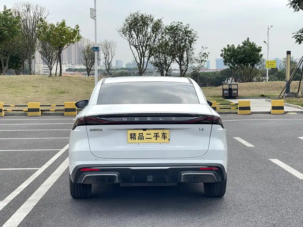 Geely Galaxy Geely Galaxy L6 2023 60km PLUS 2023 - thumbnail 9