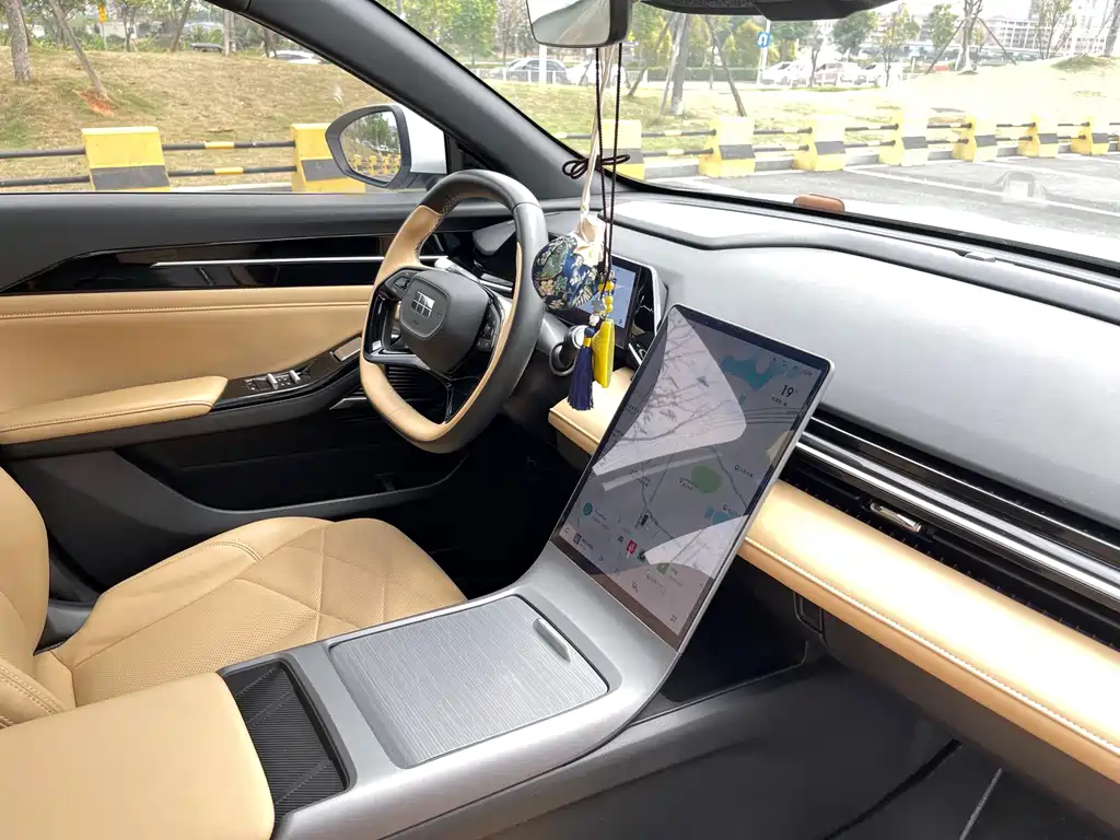 Geely Galaxy Geely Galaxy L6 2023 60km PLUS 2023 - thumbnail 25