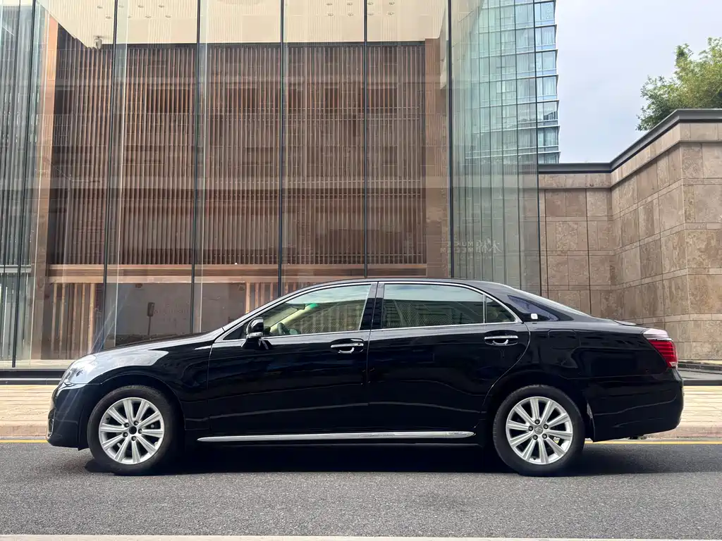 Toyota Crown 2012 2.5L Royal 2013 - thumbnail 5