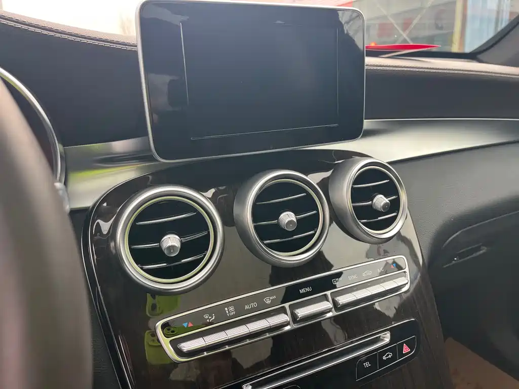 Mercedes-Benz Mercedes-Benz GLC 2018 GLC 260 4MATIC Dynamic Model 2018 - thumbnail 10