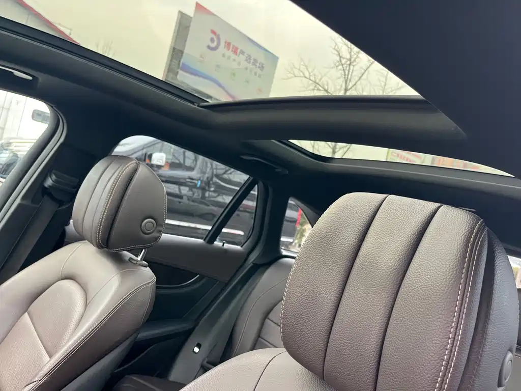 Mercedes-Benz Mercedes-Benz GLC 2018 GLC 260 4MATIC Dynamic Model 2018 - thumbnail 13