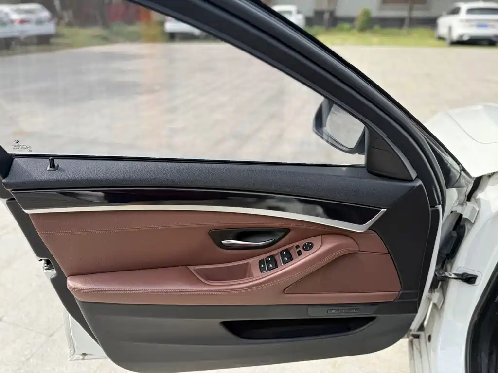 BMW BMW 5 Series 2017 520Li Elegant 2017 - thumbnail 4