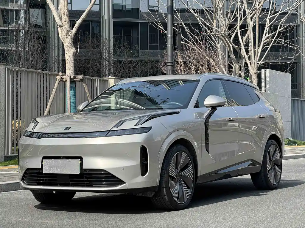 Lynk & Co Lynk & Co 08 EM-P 2023 245km Ultra Long Range Halo 2023