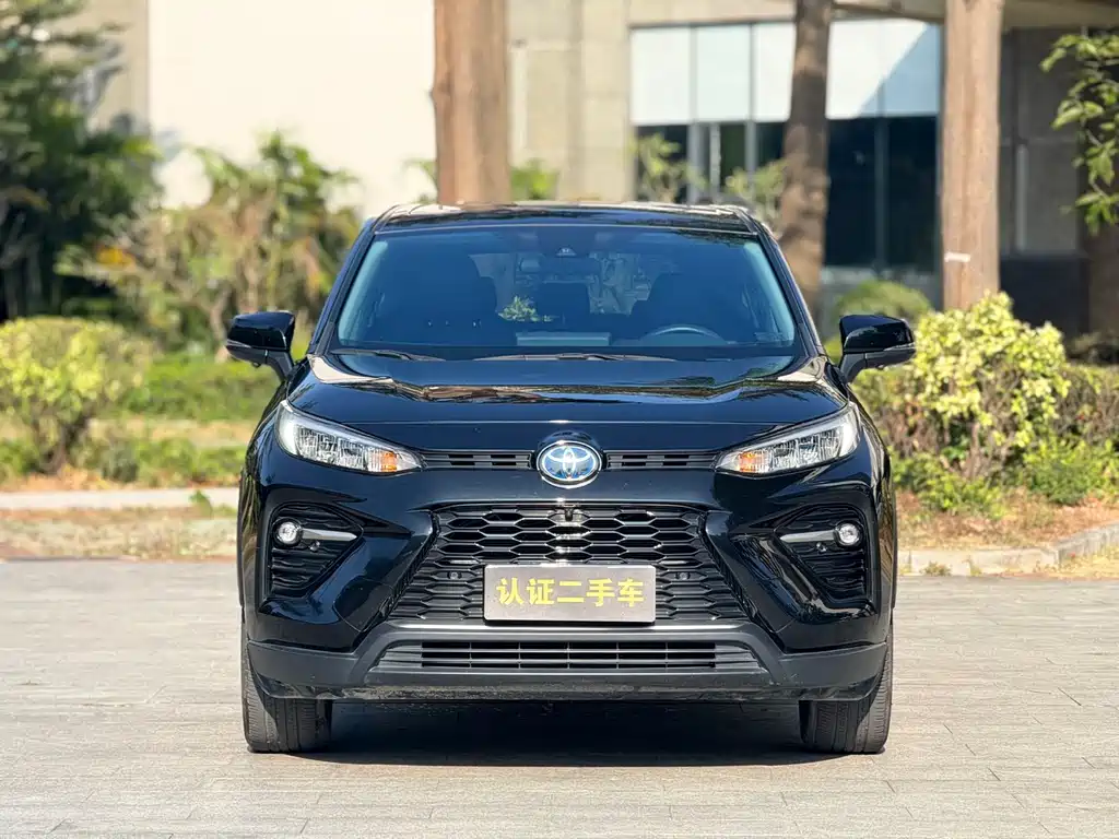 Toyota Venza 2023 Dual Engine 2.5L E-CVT Front-Wheel Drive Urban Edition 2023 - thumbnail 2