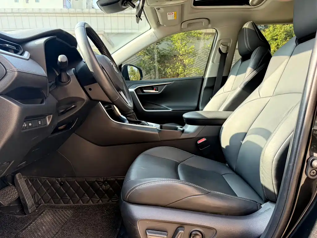 Toyota Venza 2023 Dual Engine 2.5L E-CVT Front-Wheel Drive Urban Edition 2023 - thumbnail 5