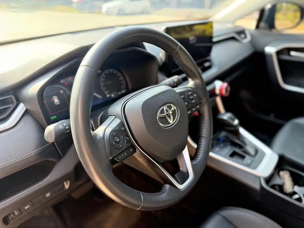 Toyota Venza 2023 Dual Engine 2.5L E-CVT Front-Wheel Drive Urban Edition 2023 - thumbnail 6