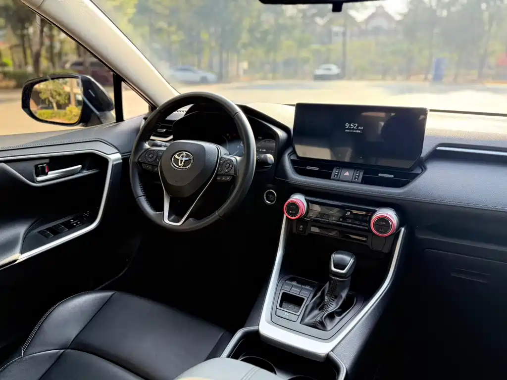 Toyota Venza 2023 Dual Engine 2.5L E-CVT Front-Wheel Drive Urban Edition 2023 - thumbnail 12