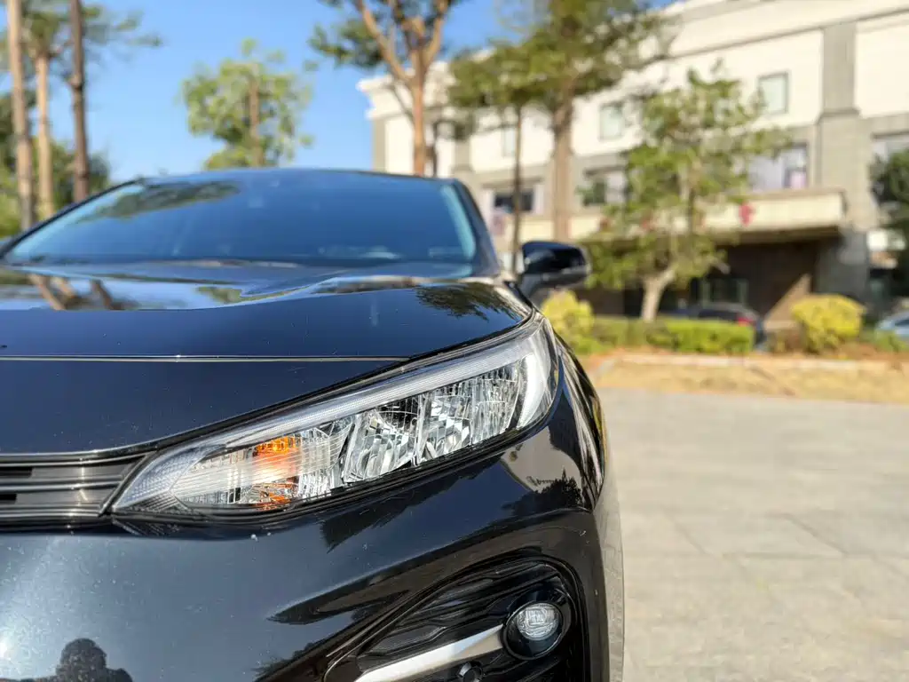 Toyota Venza 2023 Dual Engine 2.5L E-CVT Front-Wheel Drive Urban Edition 2023 - thumbnail 15