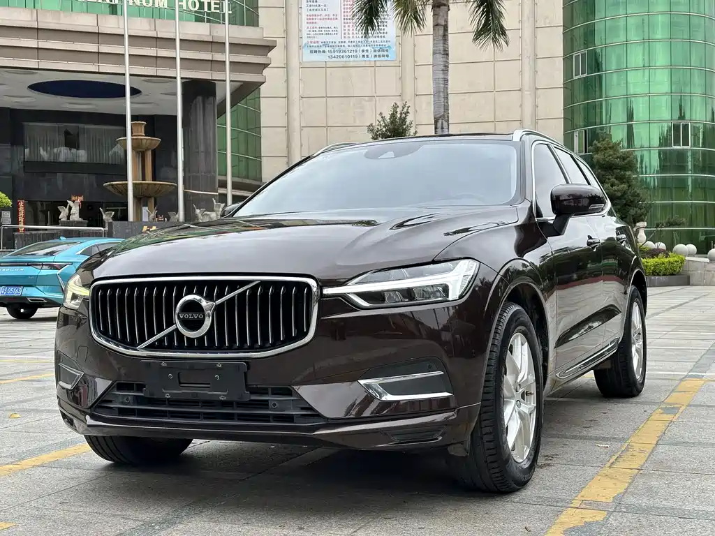 Volvo Volvo XC60 2020 T5 AWD Momentum Luxury Edition 2020