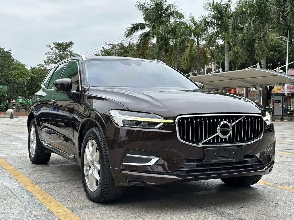 Volvo Volvo XC60 2020 T5 AWD Momentum Luxury Edition 2020 - thumbnail 3