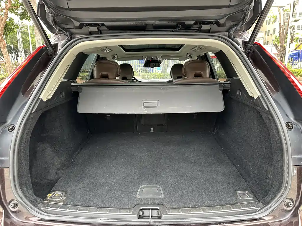 Volvo Volvo XC60 2020 T5 AWD Momentum Luxury Edition 2020 - thumbnail 18
