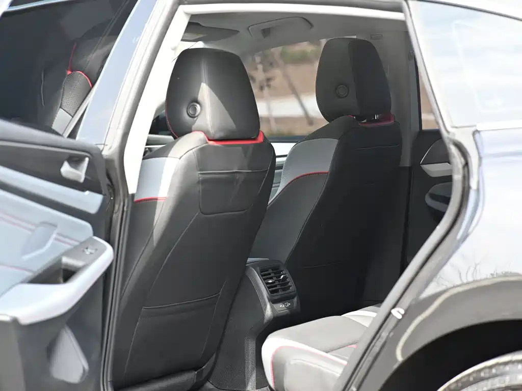 Volkswagen Lamando 2025 Lamando L 280TSI DSG Cool Spice Edition 2025 - thumbnail 5