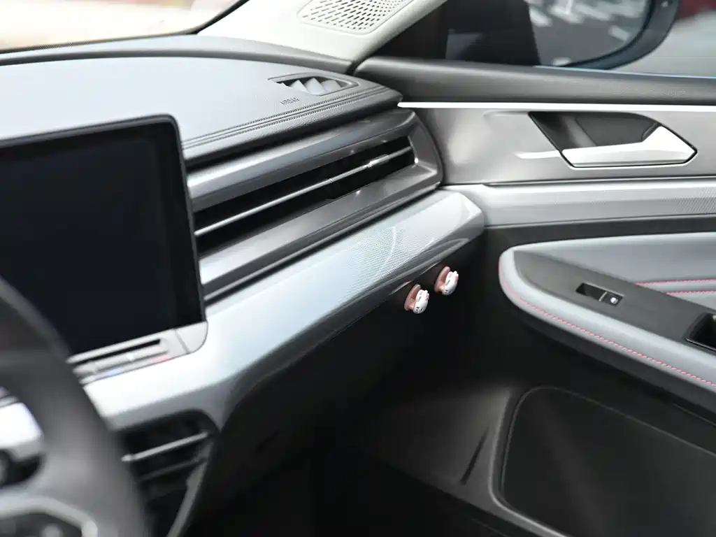 Volkswagen Lamando 2025 Lamando L 280TSI DSG Cool Spice Edition 2025 - thumbnail 9