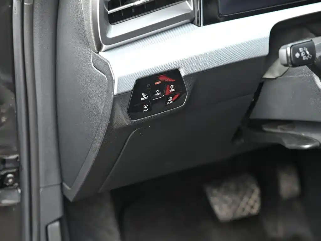 Volkswagen Lamando 2025 Lamando L 280TSI DSG Cool Spice Edition 2025 - thumbnail 11