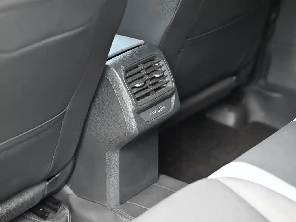 Volkswagen Lamando 2025 Lamando L 280TSI DSG Cool Spice Edition 2025 - thumbnail 14