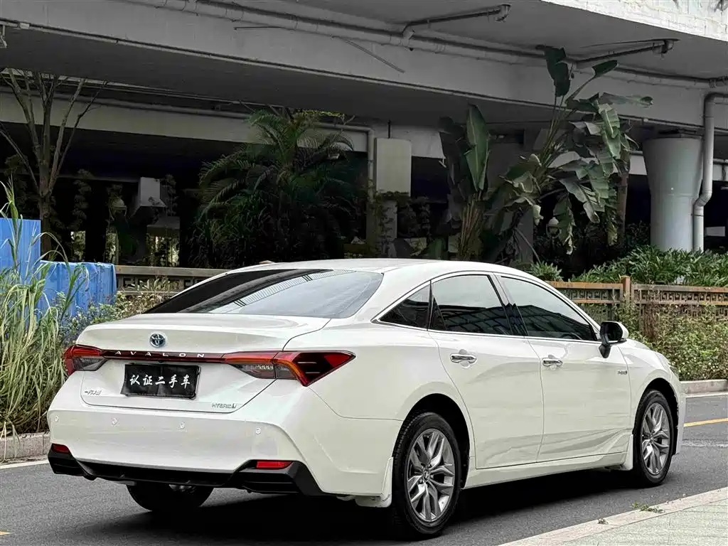 Toyota Avalon 2019 Model Hybrid 2.5L Luxury Version National VI 2020 - thumbnail 4
