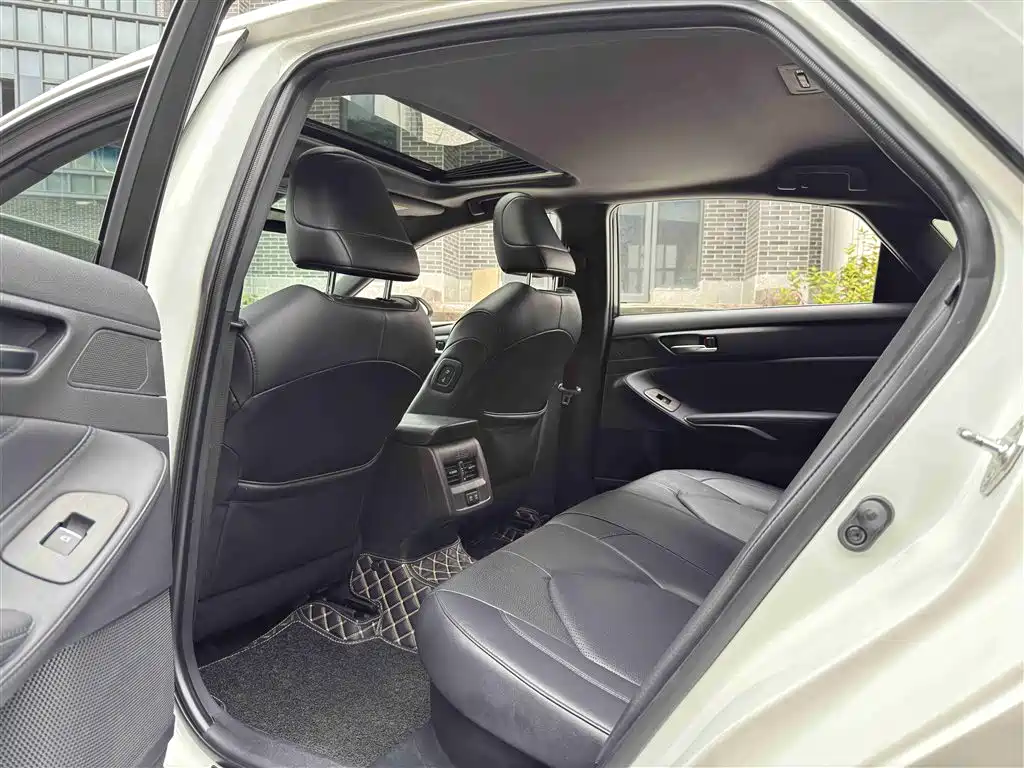 Toyota Avalon 2019 Model Hybrid 2.5L Luxury Version National VI 2020 - thumbnail 6