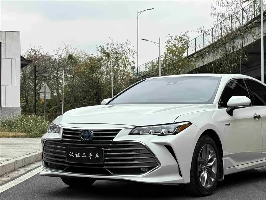 Toyota Avalon 2019 Model Hybrid 2.5L Luxury Version National VI 2020 - thumbnail 12