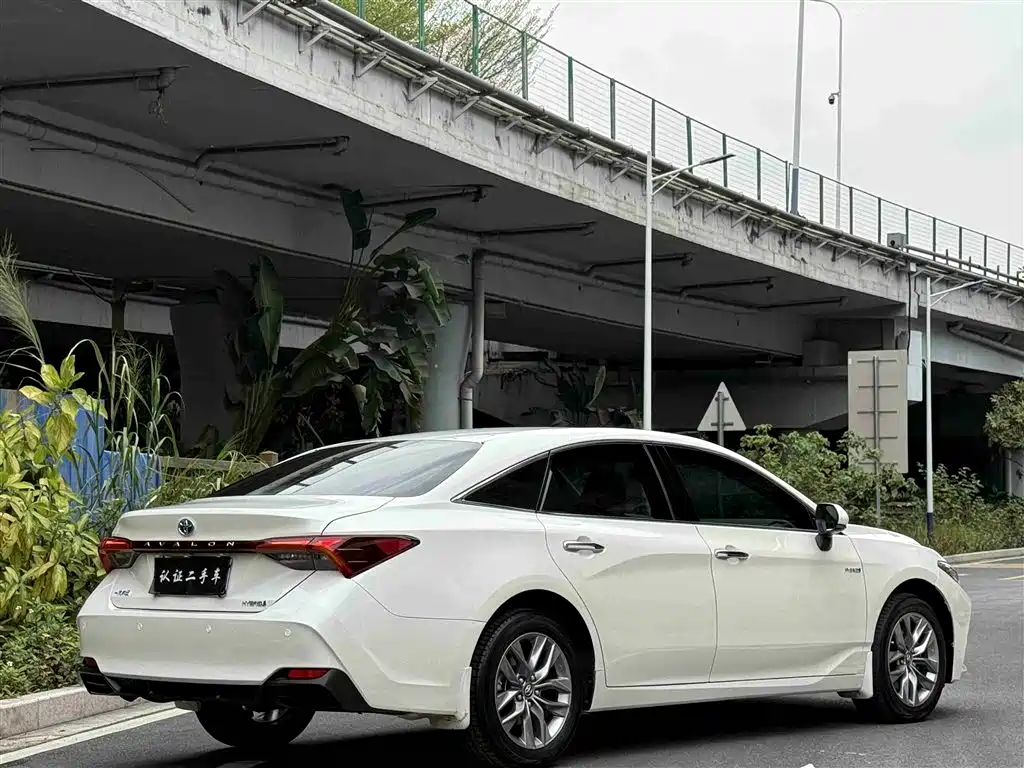 Toyota Avalon 2019 Model Hybrid 2.5L Luxury Version National VI 2020 - thumbnail 18