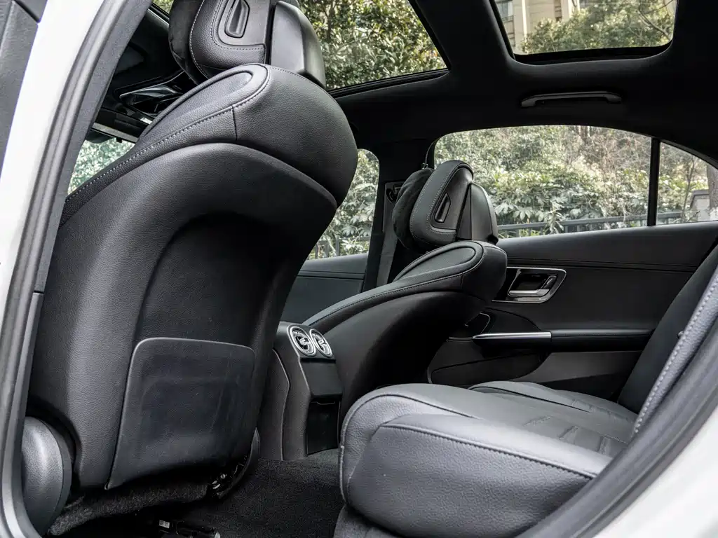 Mercedes-Benz Mercedes-Benz C-Class Plug-in Hybrid 2023 Model Year Facelift C 350 eL 2024 - thumbnail 9
