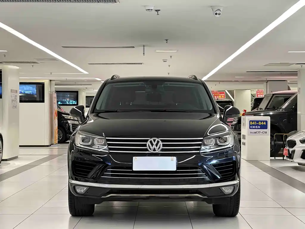Volkswagen Volkswagen Touareg 2016 3.0TSI Standard Model 2016 - thumbnail 2