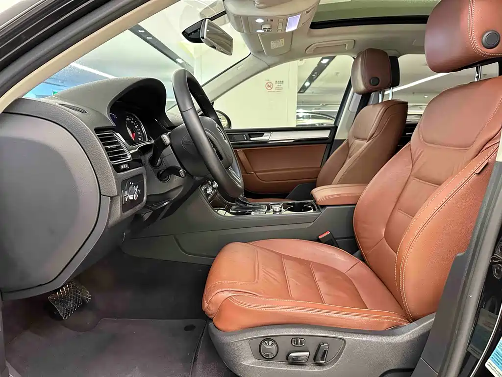 Volkswagen Volkswagen Touareg 2016 3.0TSI Standard Model 2016 - thumbnail 9
