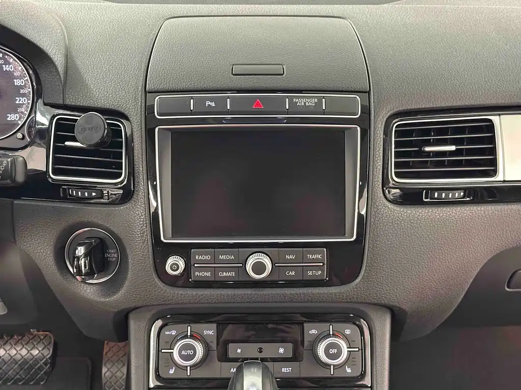 Volkswagen Volkswagen Touareg 2016 3.0TSI Standard Model 2016 - thumbnail 18