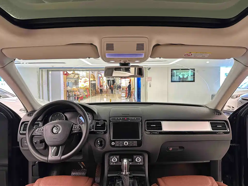 Volkswagen Volkswagen Touareg 2016 3.0TSI Standard Model 2016 - thumbnail 20