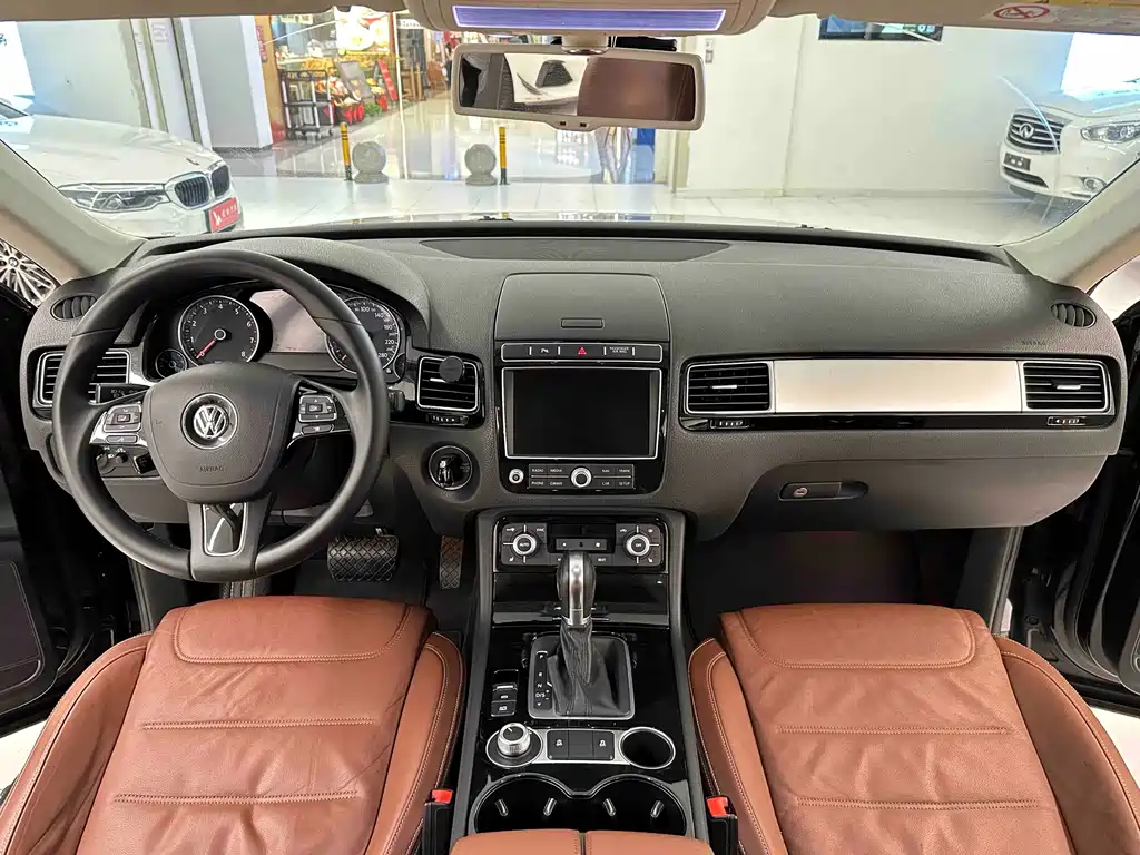 Volkswagen Volkswagen Touareg 2016 3.0TSI Standard Model 2016 - thumbnail 21