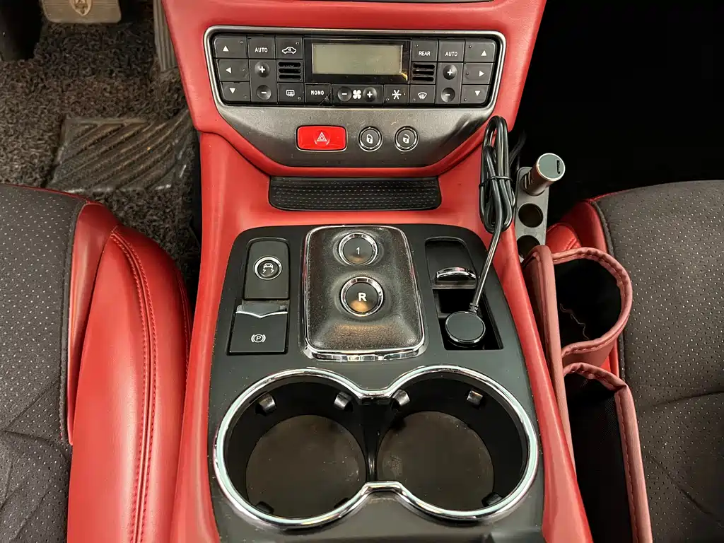 Maserati Maserati GranTurismo 2009 4.7L Sport Automatic 2011 - thumbnail 17