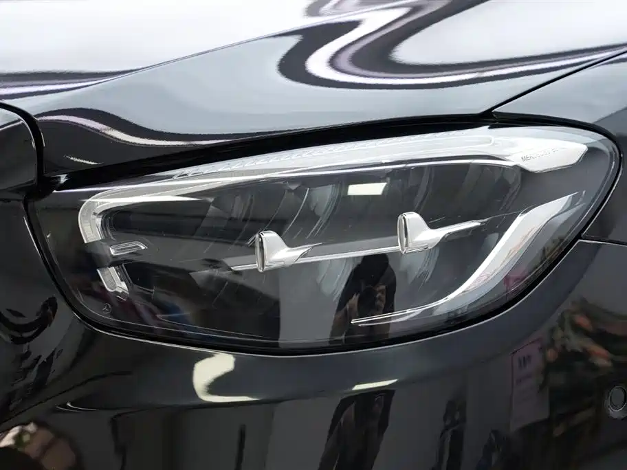 Mercedes-Benz Mercedes-Benz E-Class 2022 Facelift E 350 e L Plug-in Hybrid Sedan 2022 - thumbnail 3