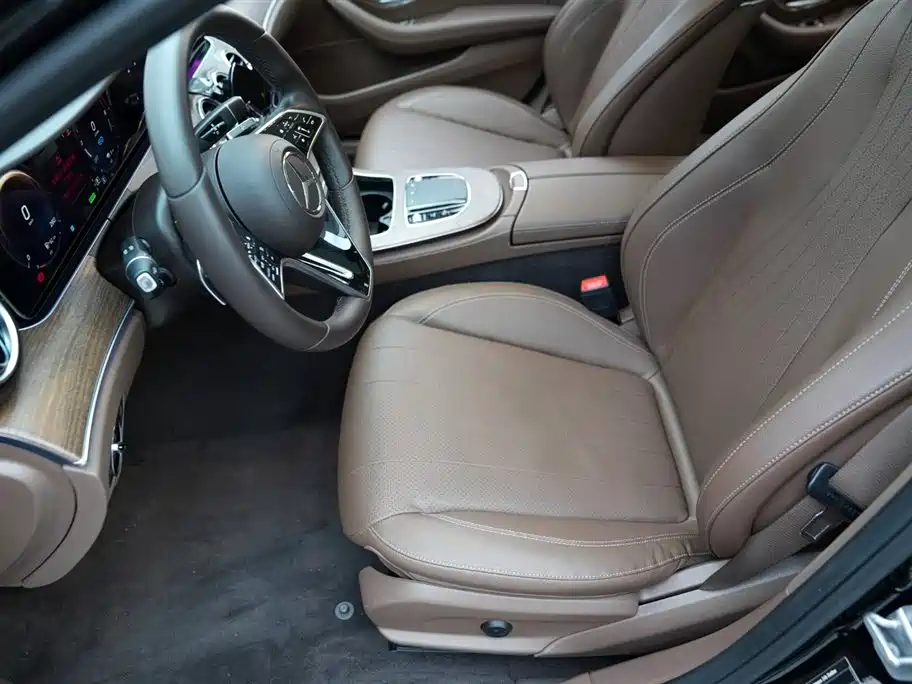 Mercedes-Benz Mercedes-Benz E-Class 2022 Facelift E 350 e L Plug-in Hybrid Sedan 2022 - thumbnail 7