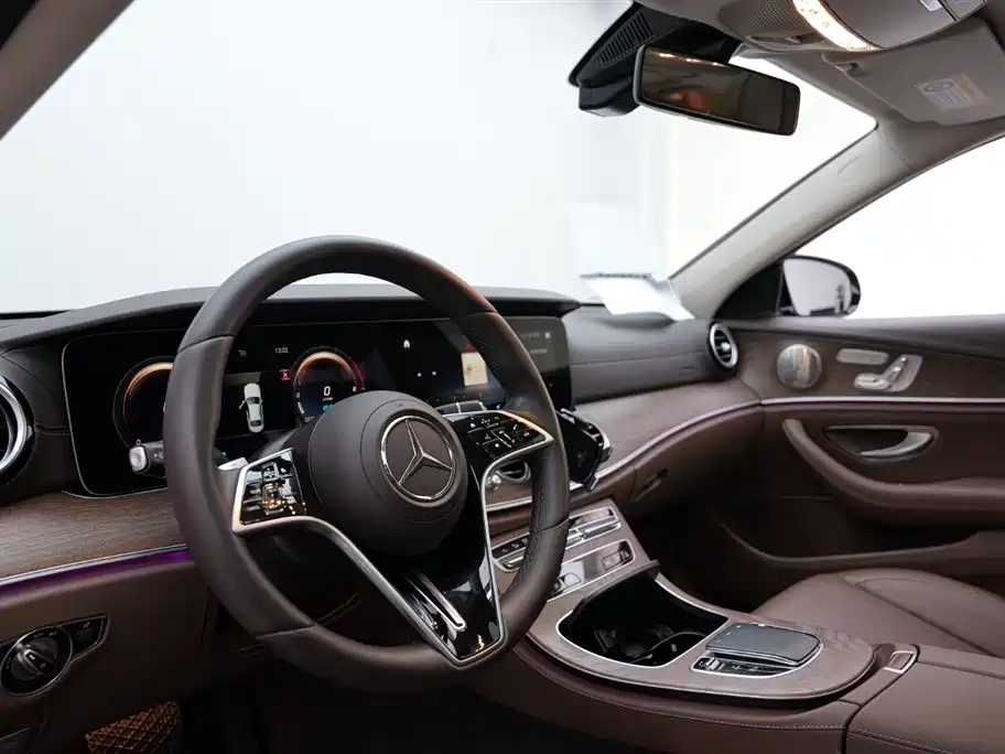 Mercedes-Benz Mercedes-Benz E-Class 2022 Facelift E 350 e L Plug-in Hybrid Sedan 2022 - thumbnail 8