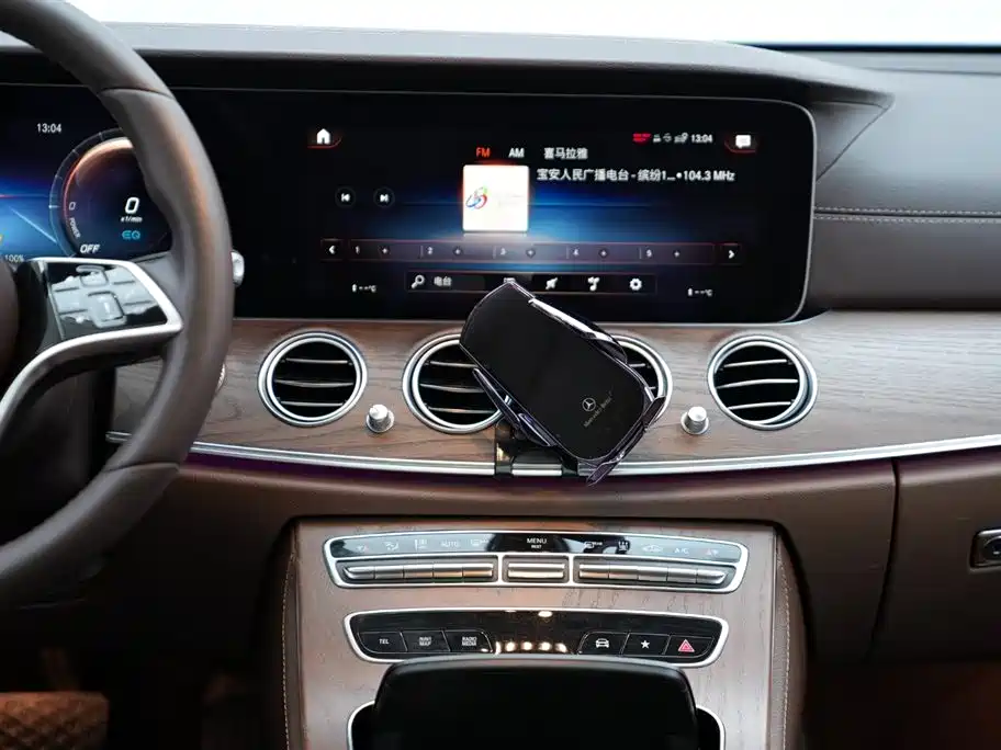 Mercedes-Benz Mercedes-Benz E-Class 2022 Facelift E 350 e L Plug-in Hybrid Sedan 2022 - thumbnail 10