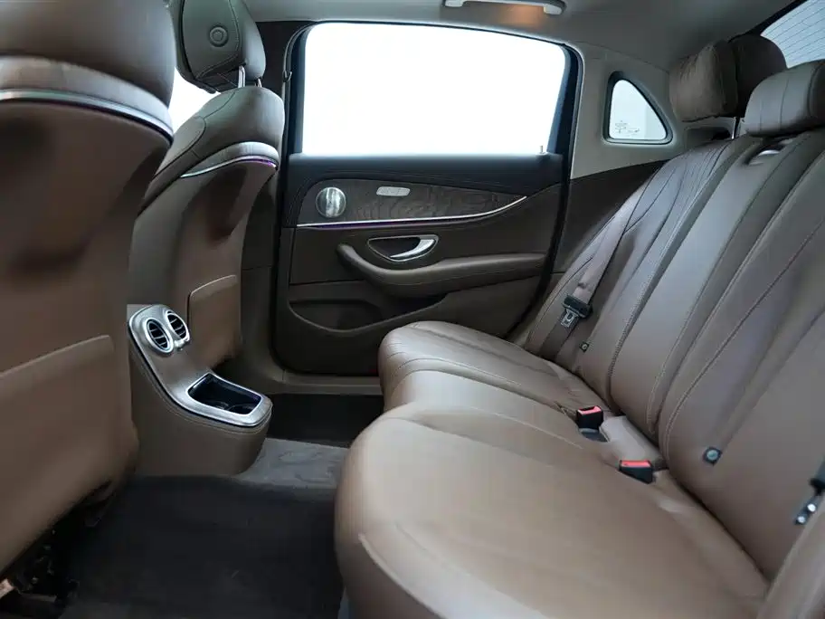 Mercedes-Benz Mercedes-Benz E-Class 2022 Facelift E 350 e L Plug-in Hybrid Sedan 2022 - thumbnail 13
