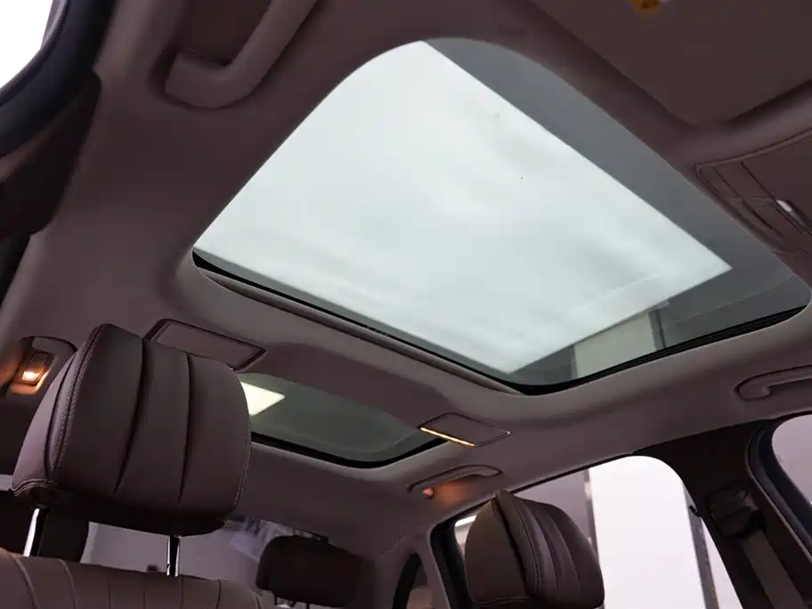 Mercedes-Benz Mercedes-Benz E-Class 2022 Facelift E 350 e L Plug-in Hybrid Sedan 2022 - thumbnail 17