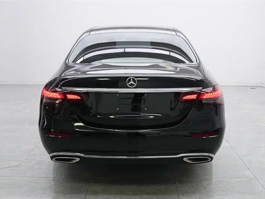 Mercedes-Benz Mercedes-Benz E-Class 2022 Facelift E 350 e L Plug-in Hybrid Sedan 2022 - thumbnail 18