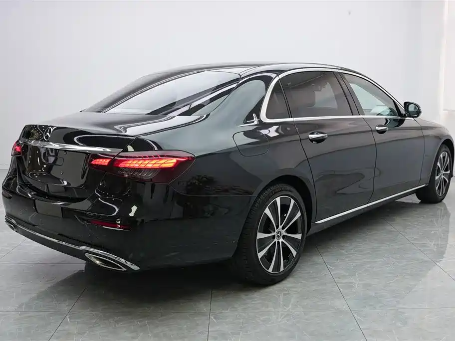 Mercedes-Benz Mercedes-Benz E-Class 2022 Facelift E 350 e L Plug-in Hybrid Sedan 2022 - thumbnail 20