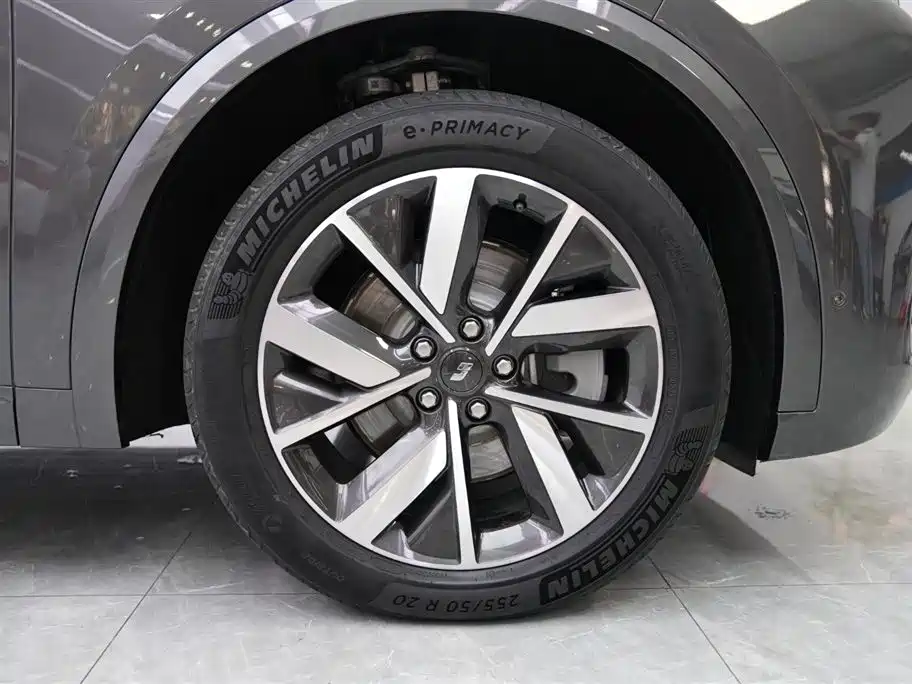 Li Auto Li L8 2023 Pro 2023 - thumbnail 4