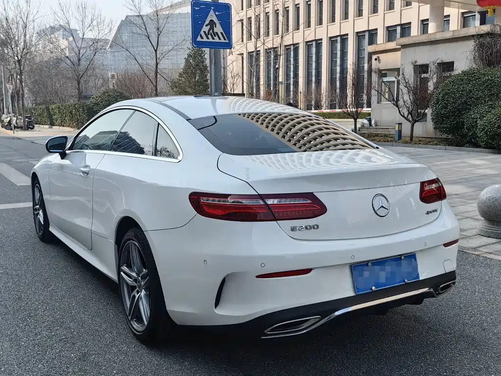 Mercedes-Benz Mercedes-Benz E-Class Coupe 2019 E 200 4MATIC 2019 - thumbnail 2