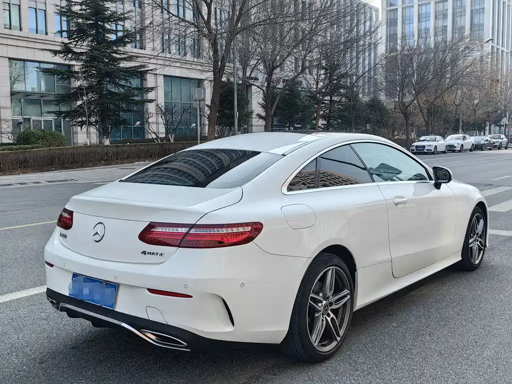 Mercedes-Benz Mercedes-Benz E-Class Coupe 2019 E 200 4MATIC 2019 - thumbnail 4