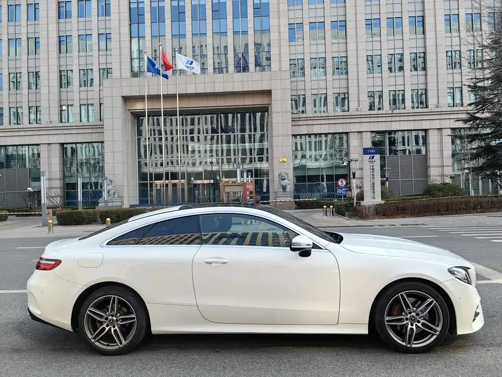 Mercedes-Benz Mercedes-Benz E-Class Coupe 2019 E 200 4MATIC 2019 - thumbnail 8