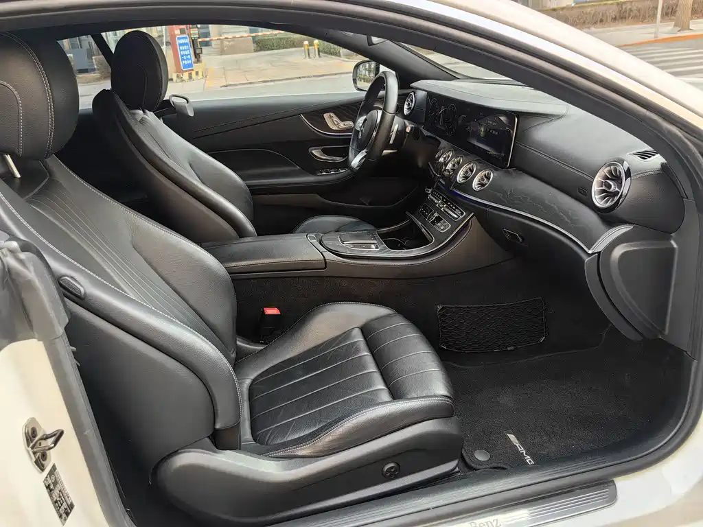 Mercedes-Benz Mercedes-Benz E-Class Coupe 2019 E 200 4MATIC 2019 - thumbnail 12