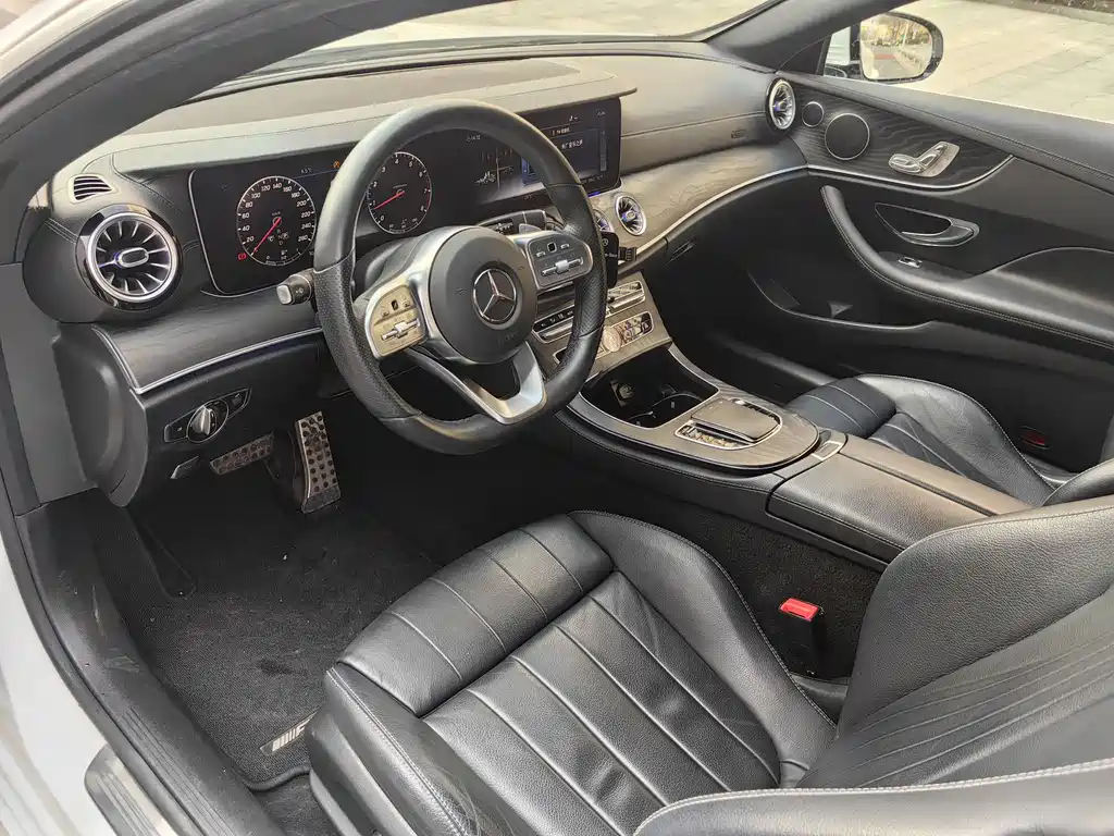 Mercedes-Benz Mercedes-Benz E-Class Coupe 2019 E 200 4MATIC 2019 - thumbnail 18