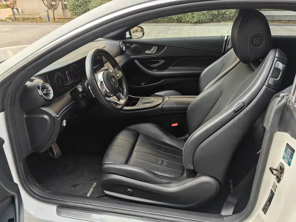 Mercedes-Benz Mercedes-Benz E-Class Coupe 2019 E 200 4MATIC 2019 - thumbnail 19
