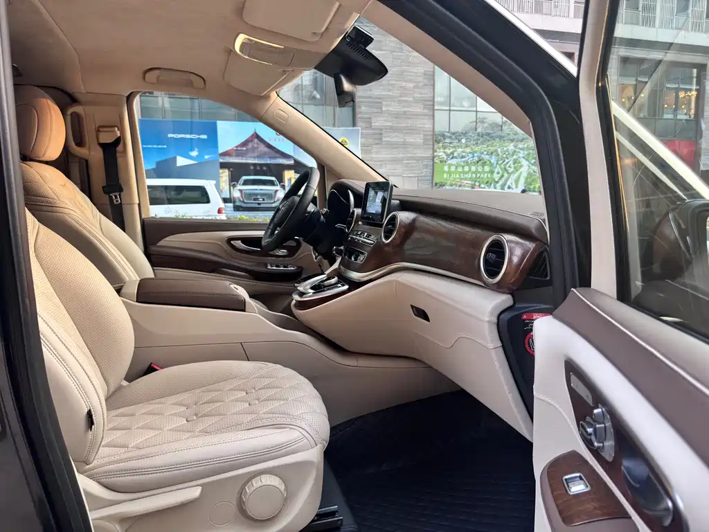 Mercedes-Benz Mercedes-Benz V-Class (Imported) 2019 Model V 250 Long Wheelbase Middle East Version 2019 - thumbnail 15