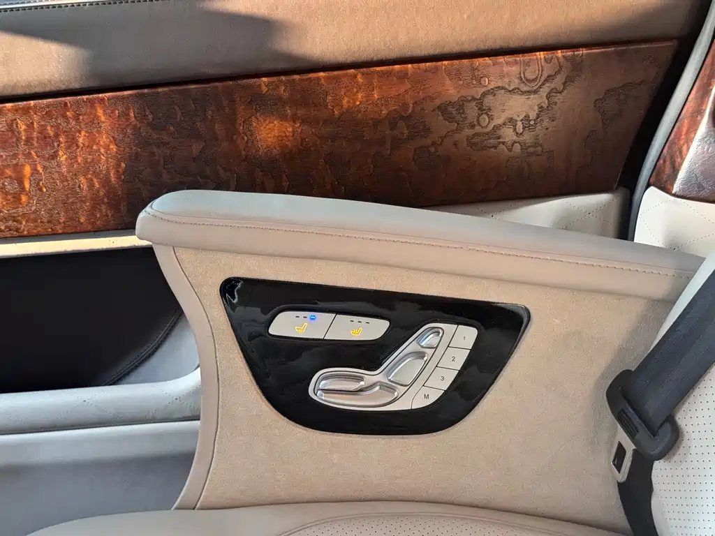 Mercedes-Benz Mercedes-Benz V-Class (Imported) 2019 Model V 250 Long Wheelbase Middle East Version 2019 - thumbnail 24